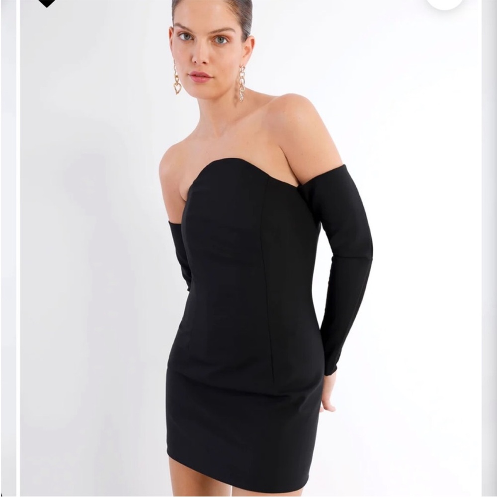 BCBGMaxazria X Maeve Reilly Zuma Mini Dress - Black off shoulder w long sleeves